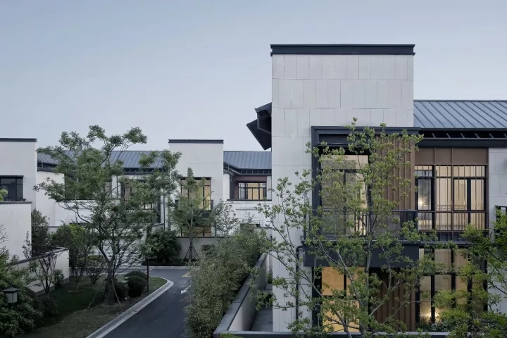 庭院、建筑與內部道路的關系